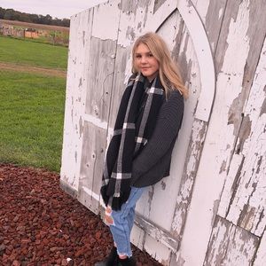 Meet your Posher, Ava